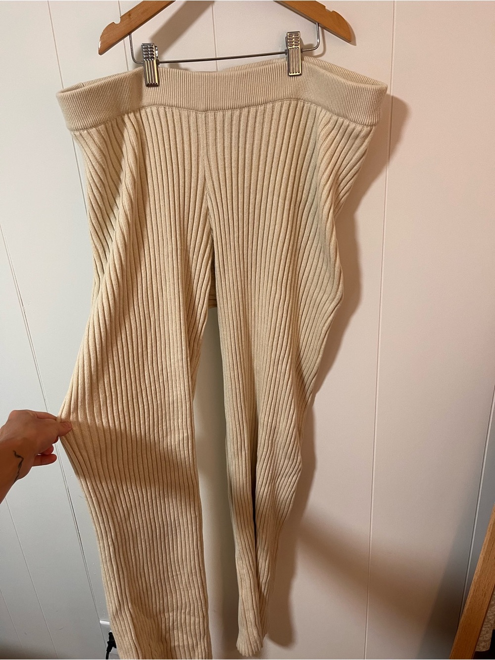 Gap Maternity sweater’s knit pants